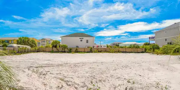 708 Via Deluna Dr