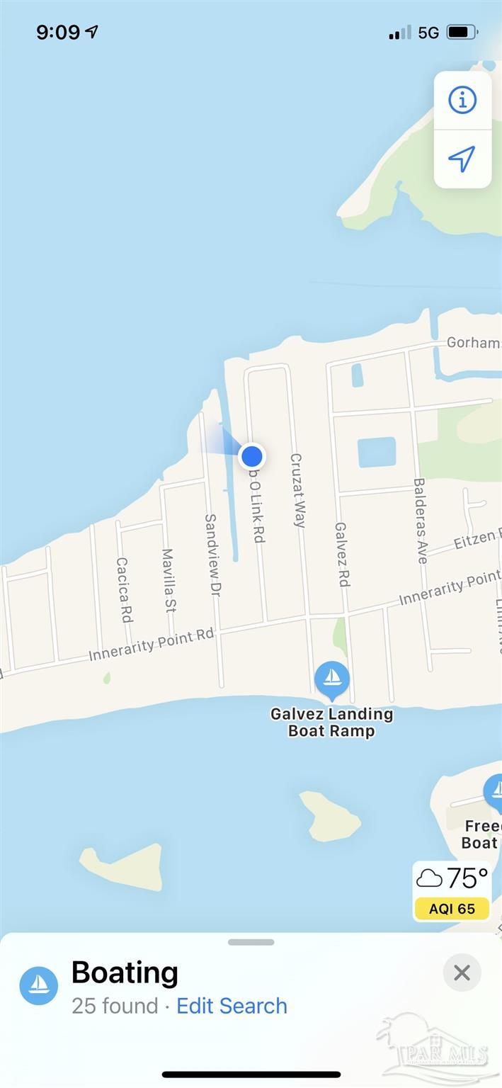 Image 4: PUBLIC BOAT LANDING DOWN THE STREET