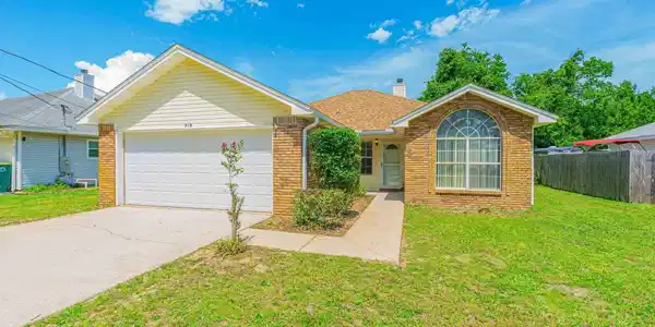 451 Chris Ln