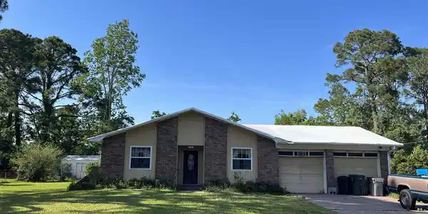 10820 Berryhill Dr
