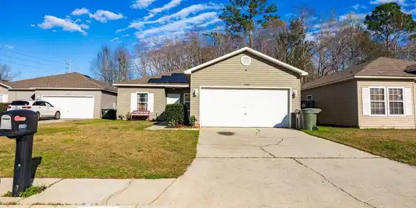 5888 Dandelion Ln