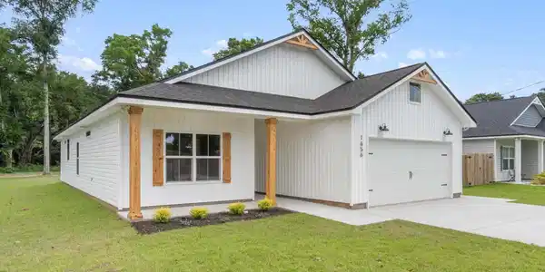 1420 Madelyn Woods Dr