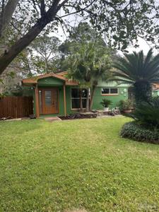207 California Dr Ne