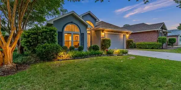 4115 Oak Pointe Dr