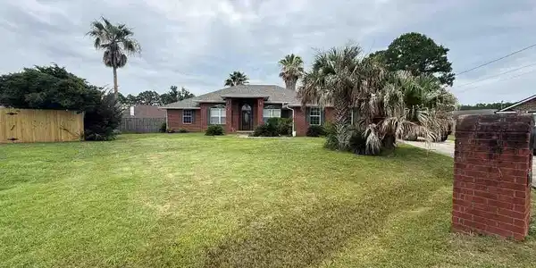 1044 Aden Ct