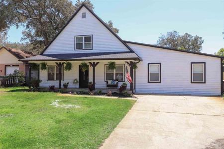 2703 Glen Oak Cir