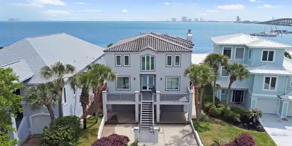 528 Eventide Dr