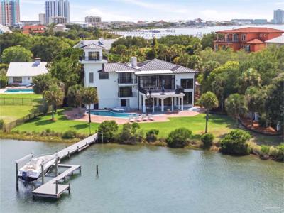 112 Matamoros Dr