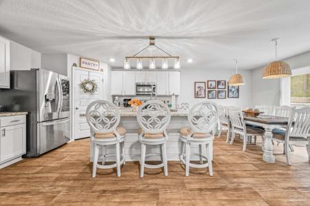 10561 Queens Gate Cir