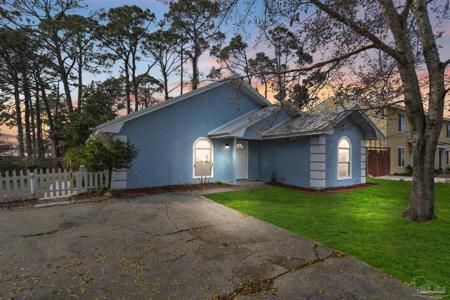 2520 Redwood Dr