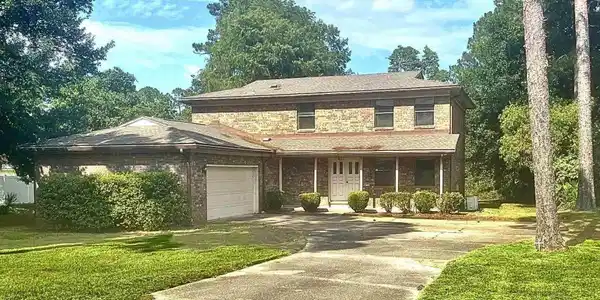 550 Riola Pl
