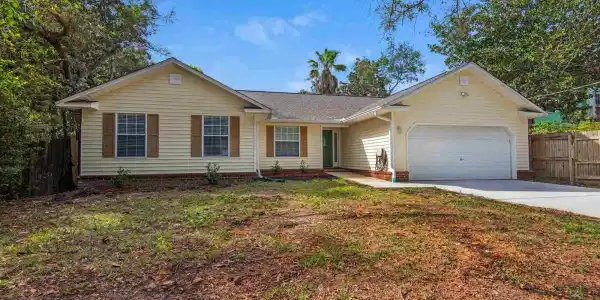 3009 Laurel Dr