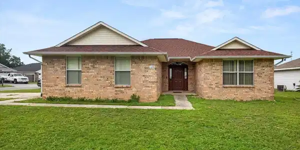 109 Carrier Dr
