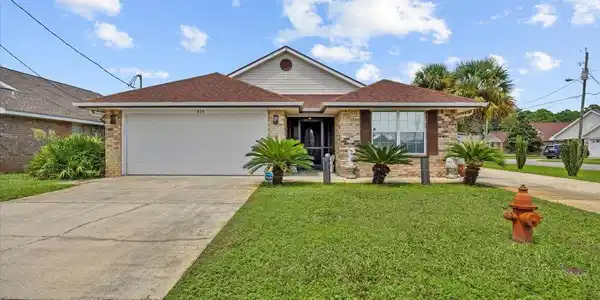 575 Rough Leaf Ln