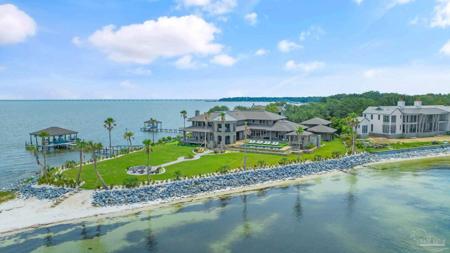 732 Peakes Point Dr