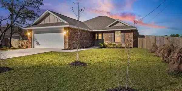 7911 Twin Lake Dr