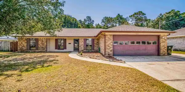 9013 Bluebay Ln