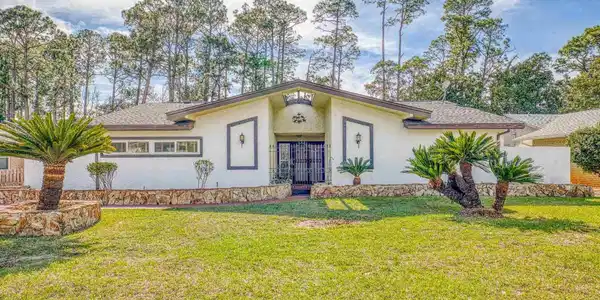 43 Arapaho Dr