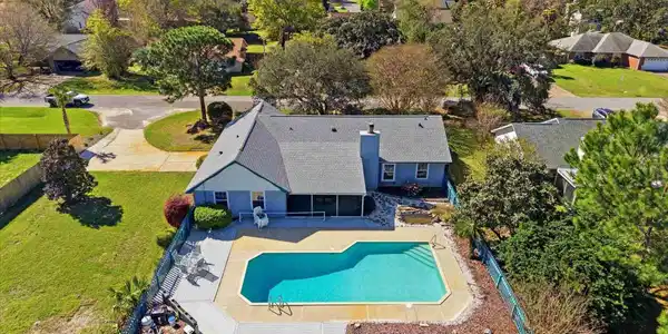 3878 Sailwind Dr