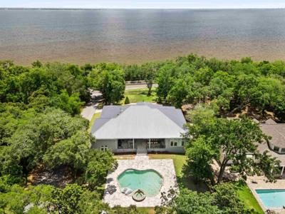 3911 Scenic Hwy