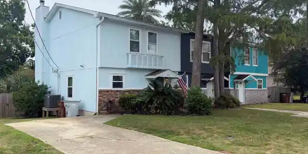 954 Coronado Dr