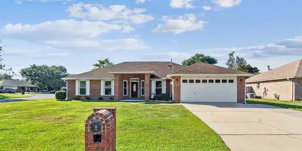 3421 Esplanade Dr