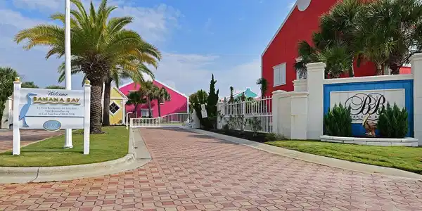 13909 Del Rio Dr