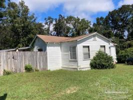 9943 N Davis Hwy
