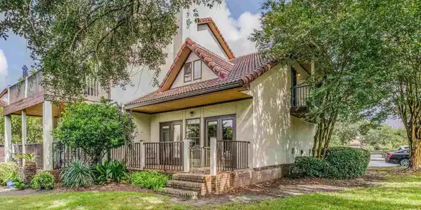 126 Bay Bridge Dr
