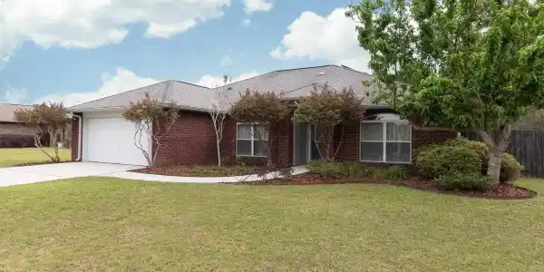 904 Barkley St