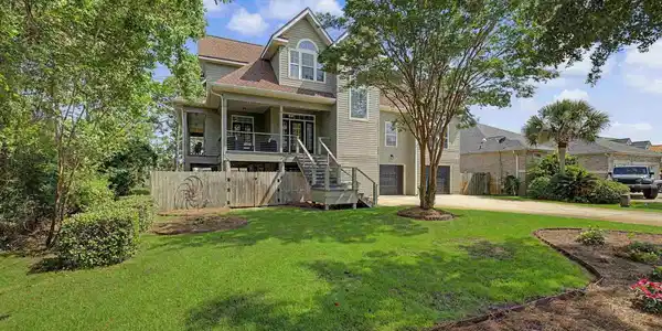 3037 Coral Strip Pkwy