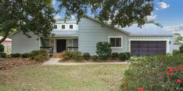 994 Great Oaks Dr