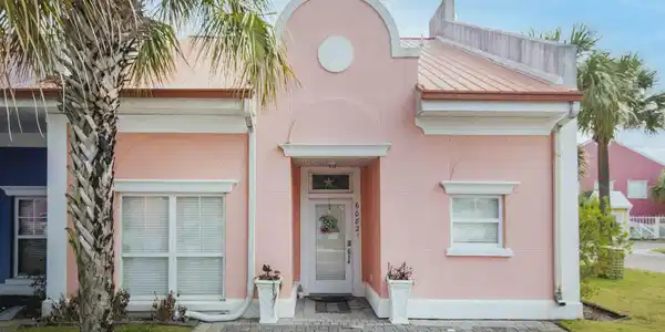 6082 Valhalla Ave