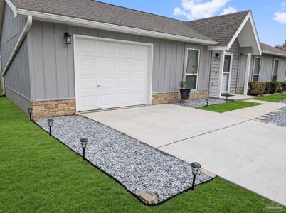 3900 Baywoods Dr