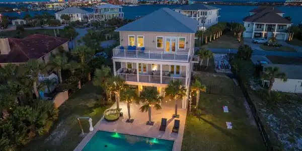 247 Sabine Dr
