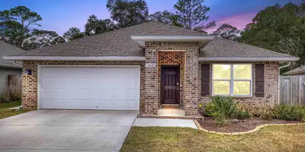 10601 Queens Gate Cir