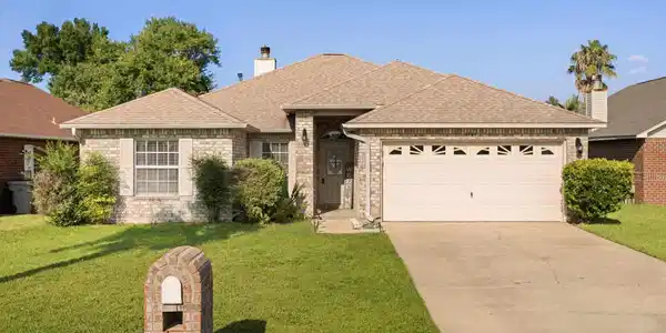 1104 Calinda Dr