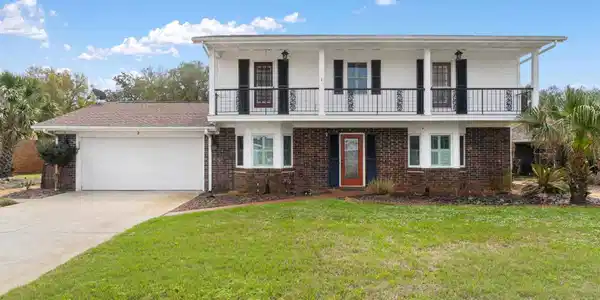 2 Pamlico Cir