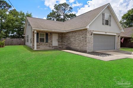 621 Halcyon Cir