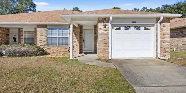 6886 Kapok Dr
