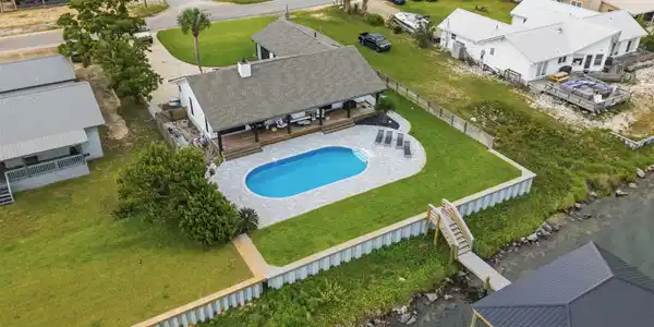 13905 Canal Dr