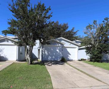 2741 Bay Club Dr