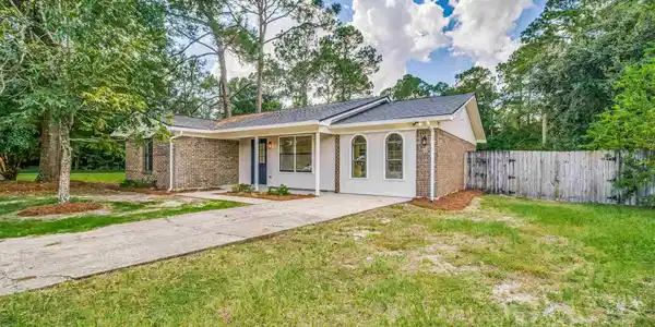 1345 Heatherwood Cir