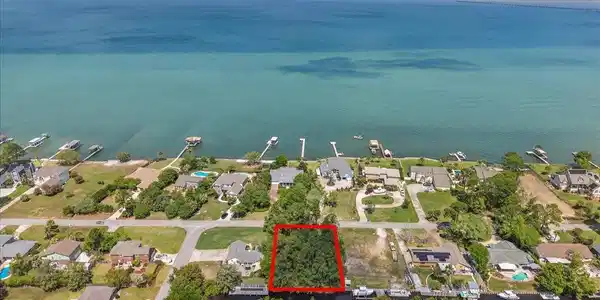 2943 Coral Strip Pkwy