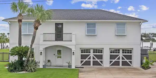 256 Sabine Dr