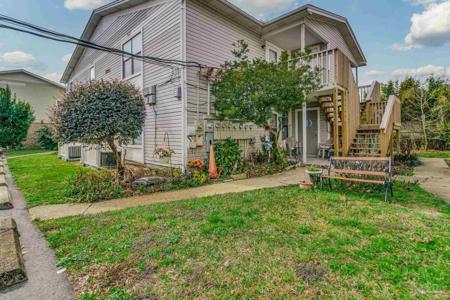 1301 Redwood Ln