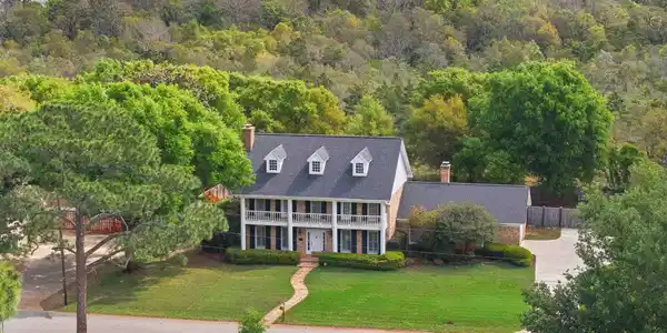 700 Bay Cliffs Rd