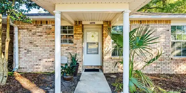 6898 Kapok Dr