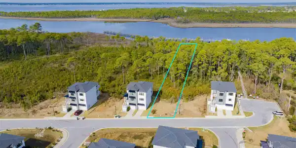 13718 Osprey Dr
