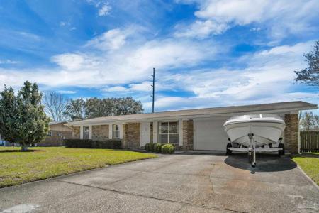 11 Forest Grove Pl